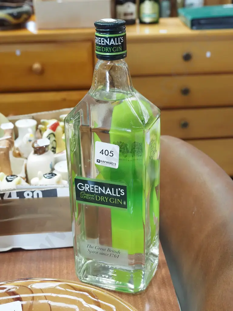 1L of Greenalls Dry London gin Image 1++