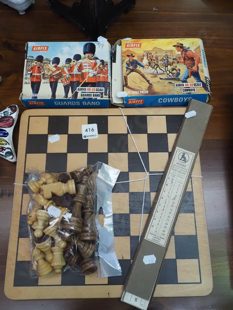Airfix scale figurines, chess board etc Image 1++