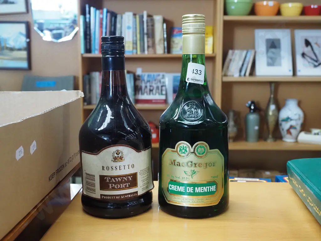 2x bottles -  Rossetto tawny port, crème de menthe Image 1++