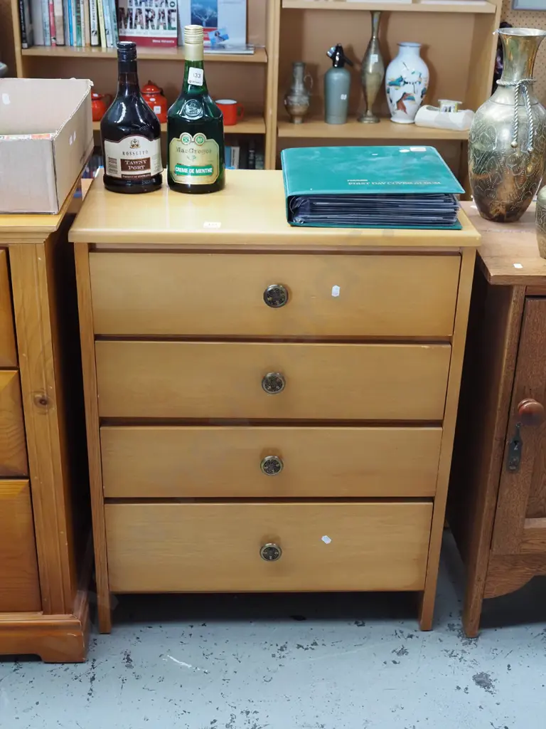 rimu 4 drawer chest H760 W610 D340 Image 1++