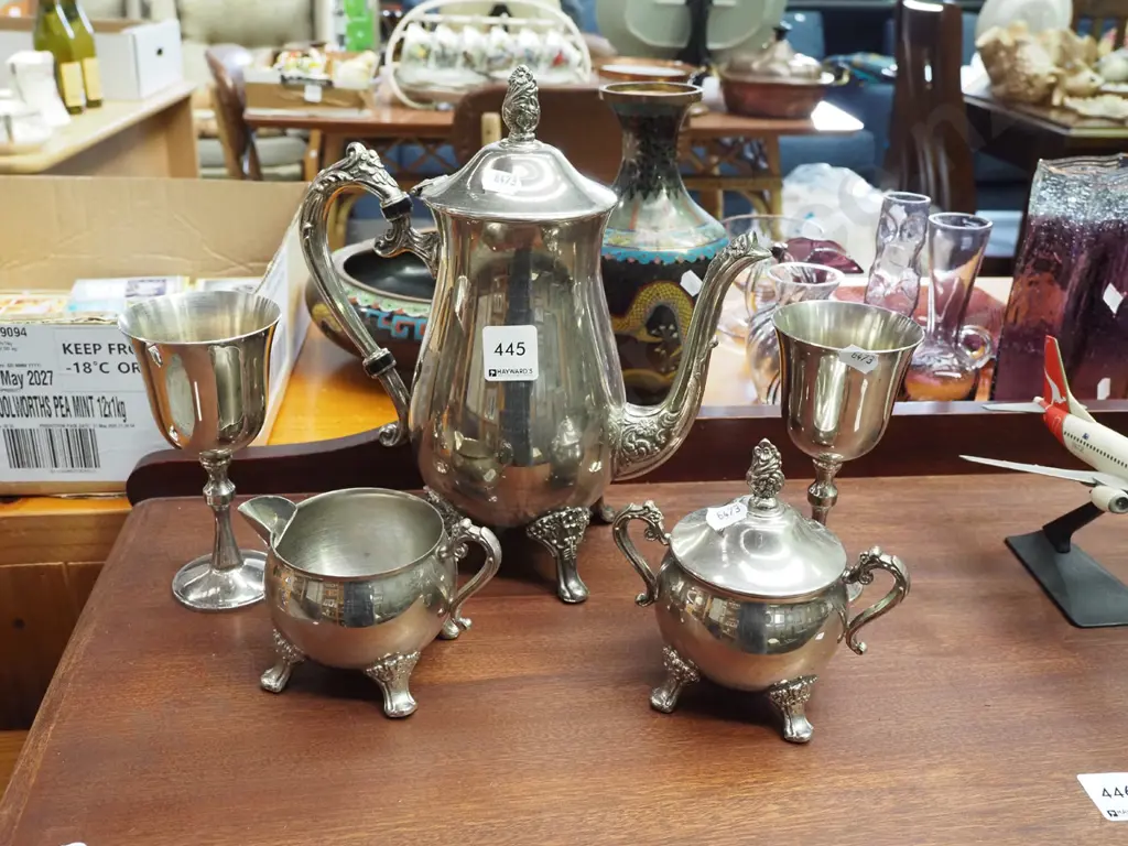 plated ware items Image 1++