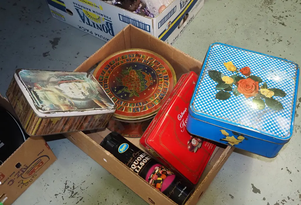 box of tins Image 1++