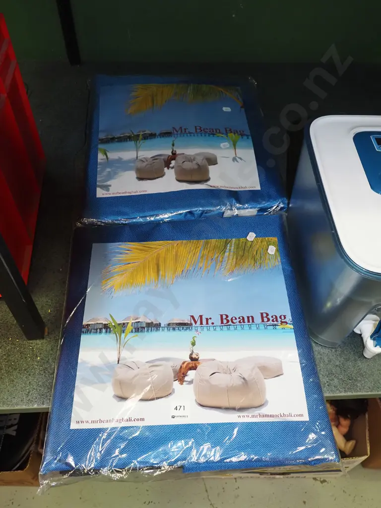 2x as new Mr Bean bean bags Image 1++