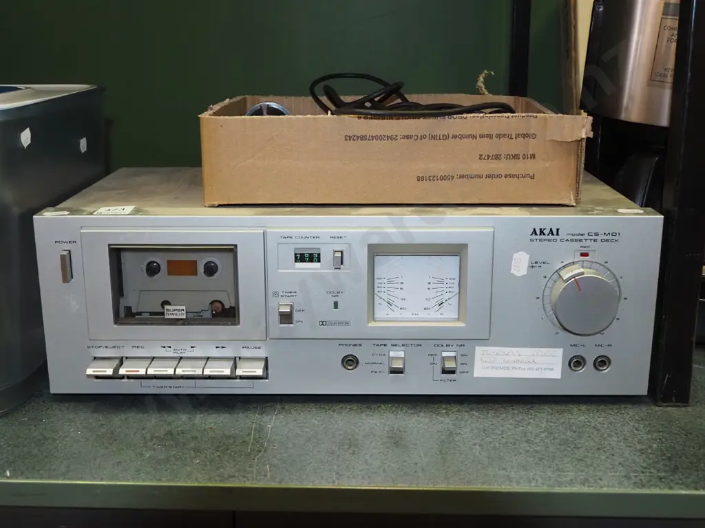 Akai tape cassette player, 2x microphones Image 1++