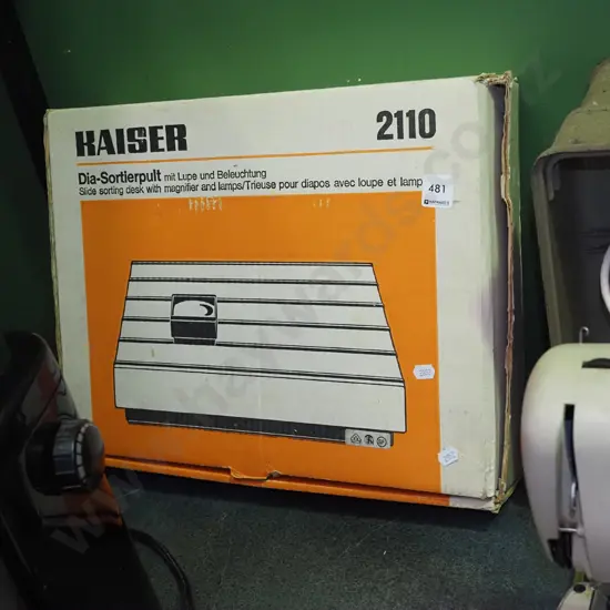 box; illuminated slide viewer