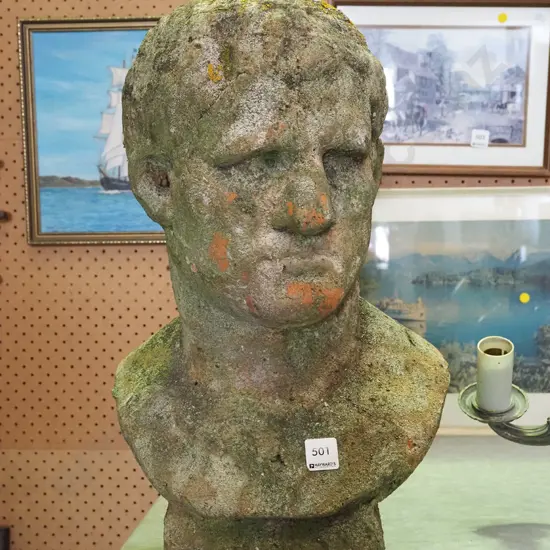 terracotta male bust H470