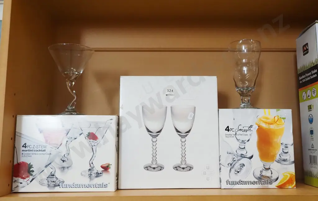 3x sets as new glassware Image 1++