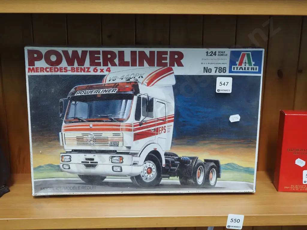 yet to be assembled 1:24 Mercedes Benz power liner Image 1++