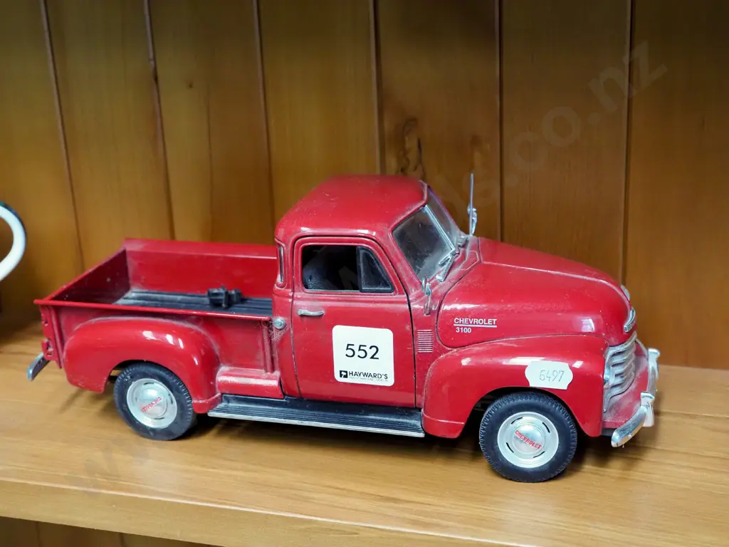 scale model of 1953 Chevrolet pick up Image 1++