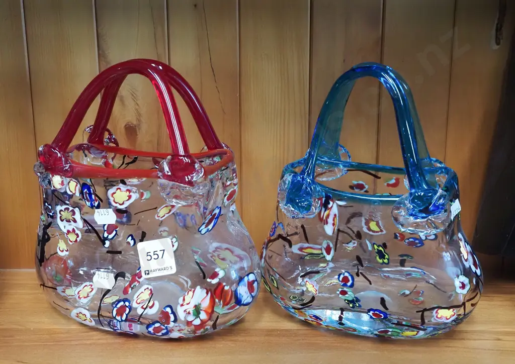 2x art glass baskets H200 Image 1++