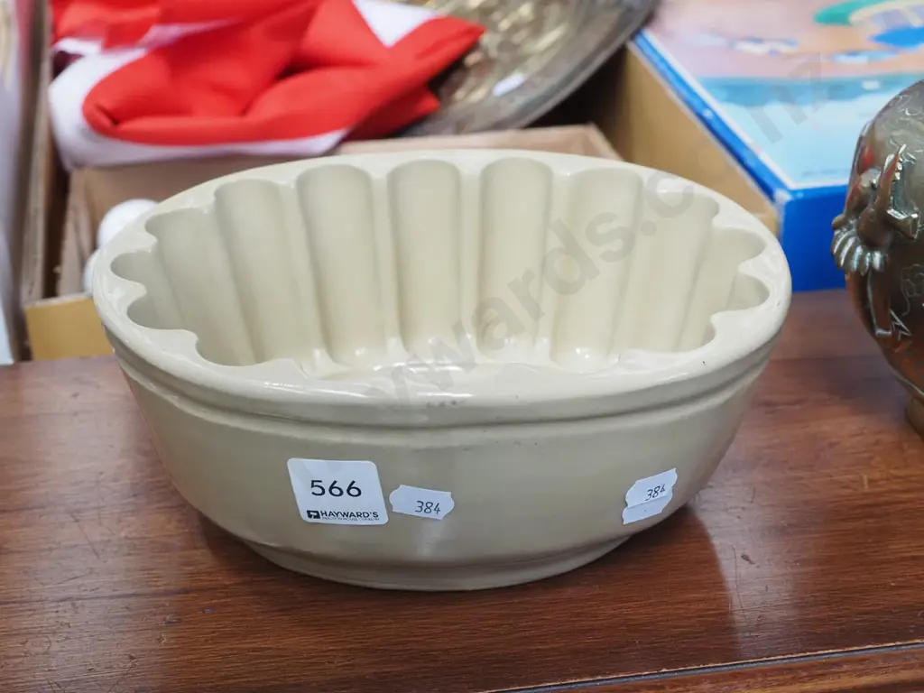 ceramic jelly mould Image 1++