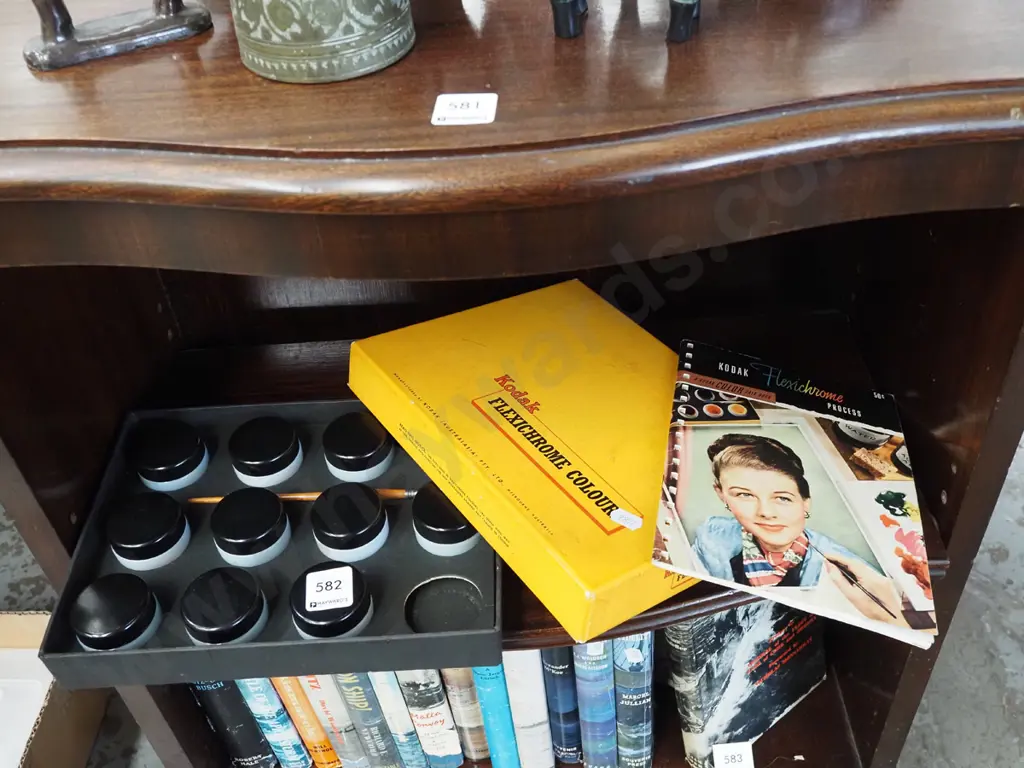 Kodak flexi chrome paints - missing 1 pot Image 1++