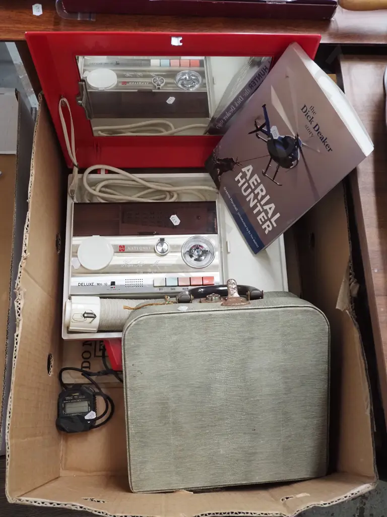 box; retro hairdresser, deer hunting book etc Image 1++