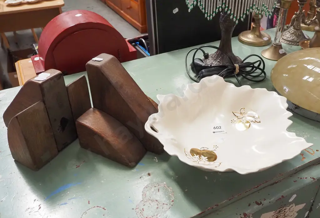 Crown Devon golden tomato dish, Crown Lynn leaf dish etc Image 1++