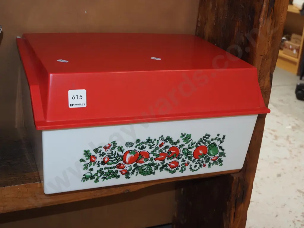 retro plastic breadbin Image 1++