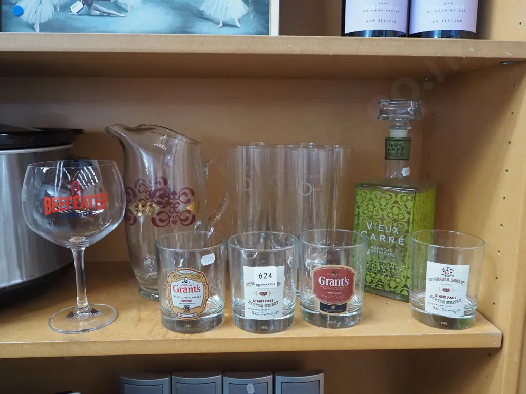 assorted glass ware Image 1++