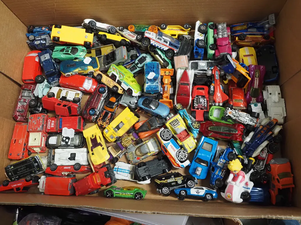 box of model vehicles Image 1++