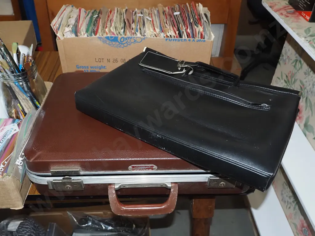 briefcase, handbag Image 1++