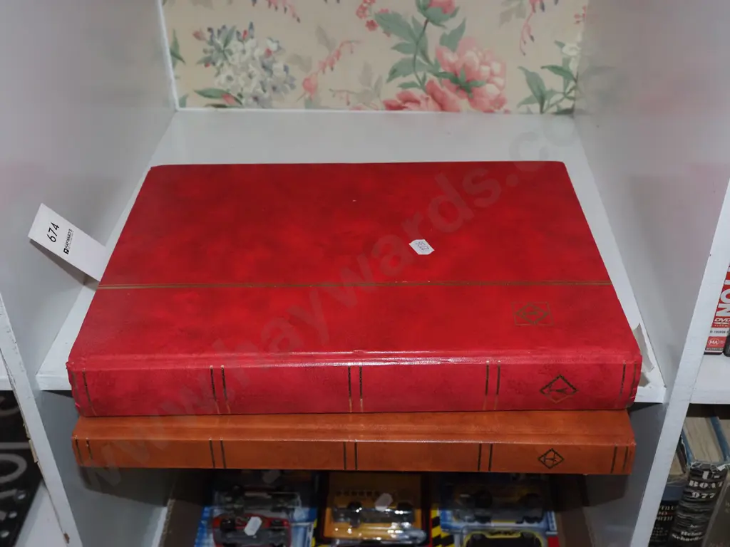 2x stamp albums Image 1++