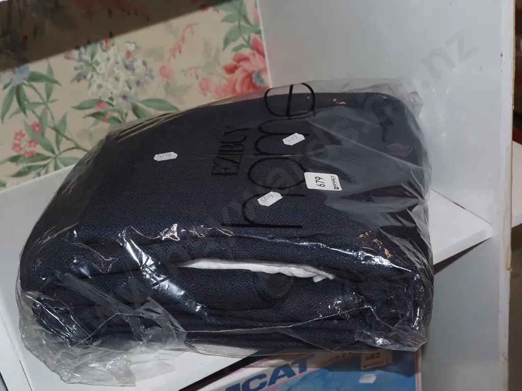 outdoor beanbag Image 1++