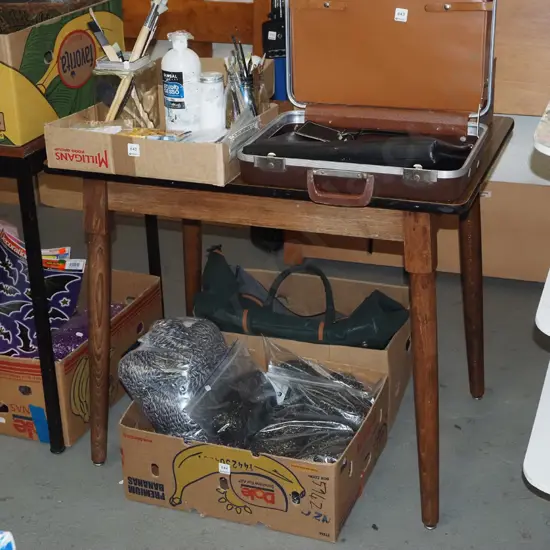 formica top table H750 W900 D600