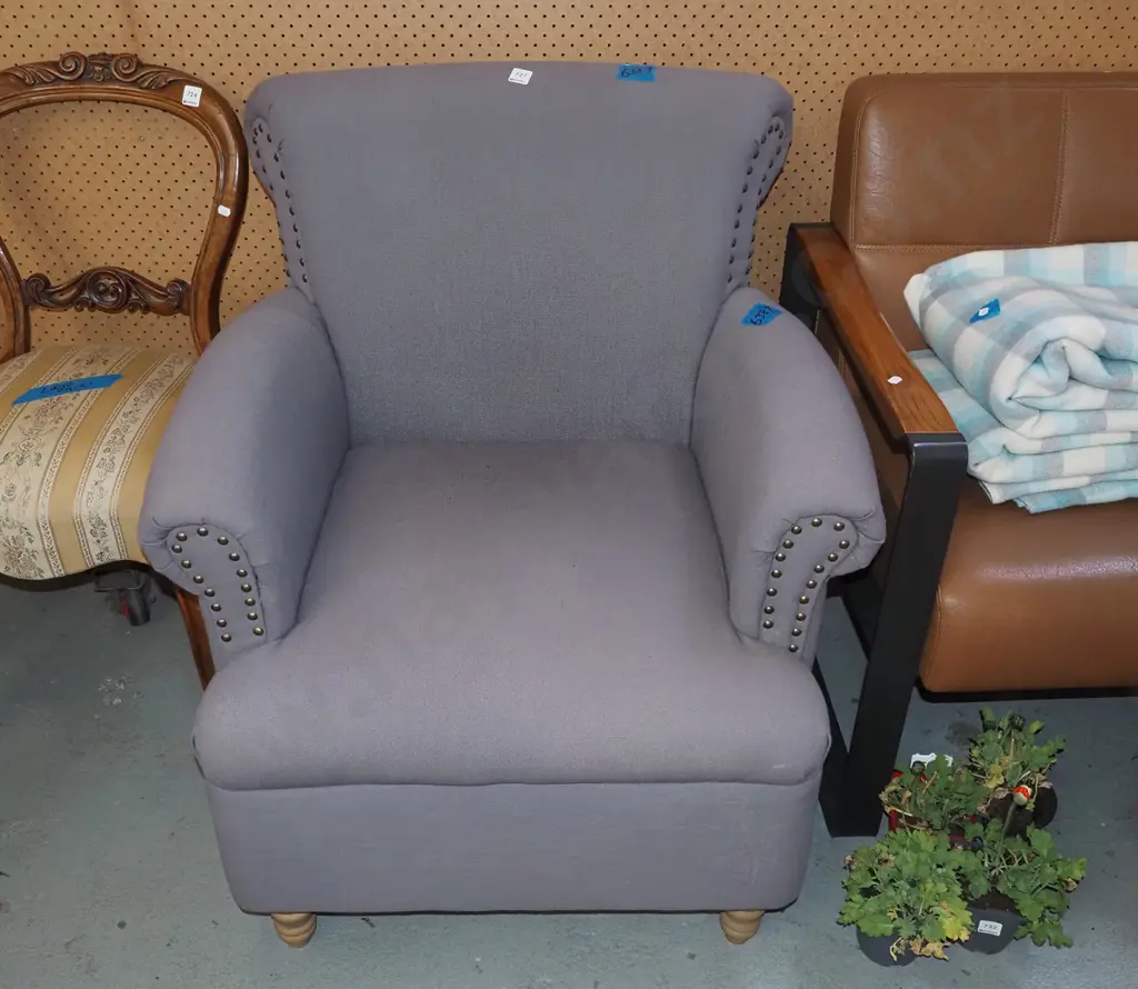 grey armchair Image 1++