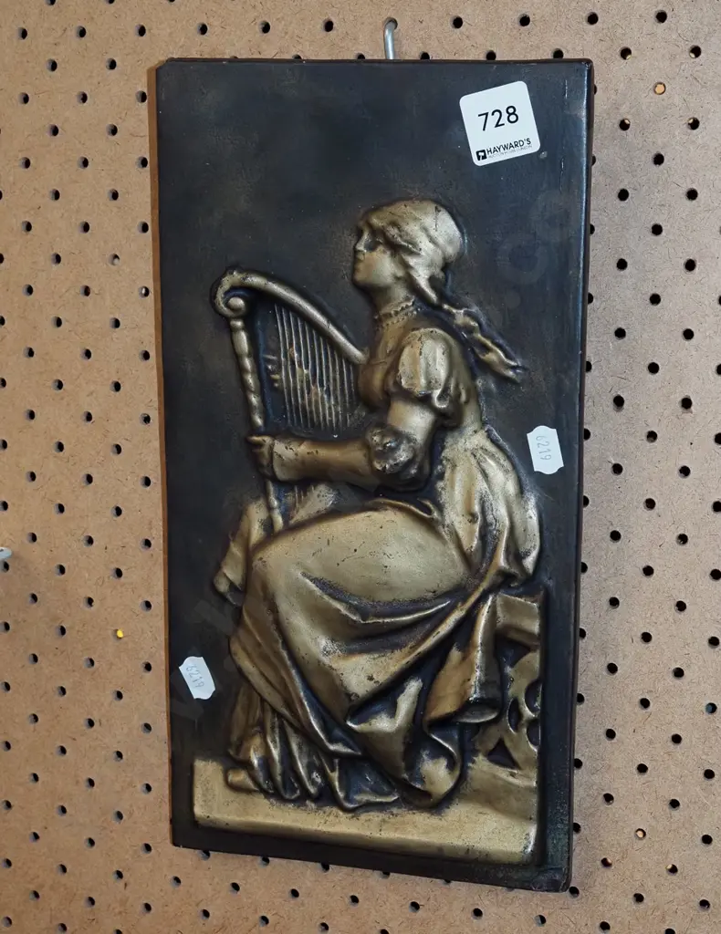 cast composite wall art  - damage Image 1++