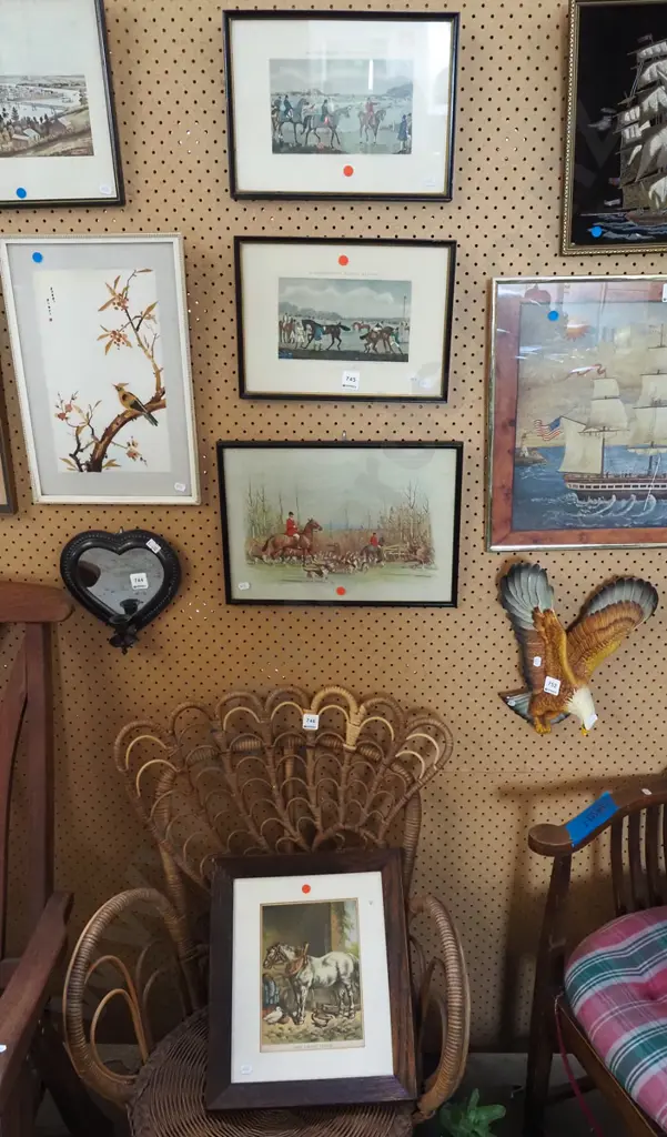 4x framed horse prints - foxing - red dots Image 1++