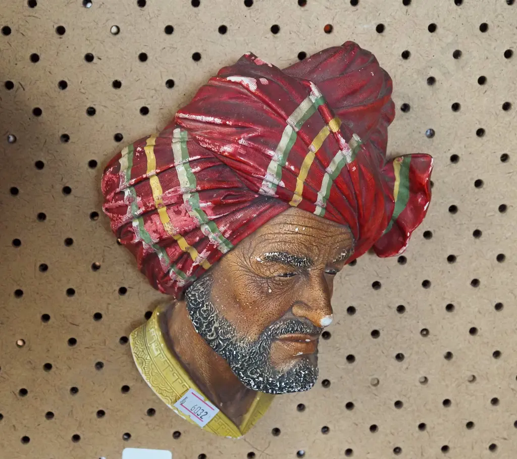 Bossons male head - some damage to nose Image 1++