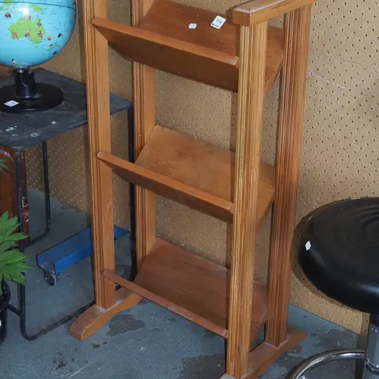 rimu bookstand H870 W430