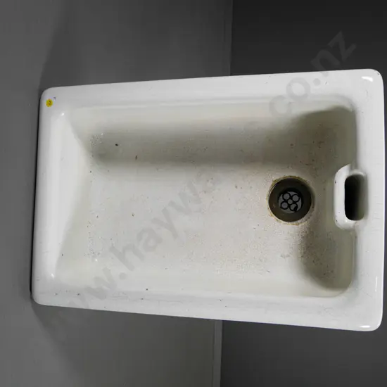 vintage circa 1920s butler's sink - chip to corner H-210 W-620 D-410