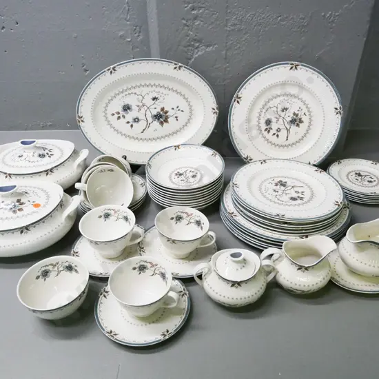 Royal Doulton Old Colony pattern dinner set incl. 2 covered veg, gravy boat & saucer, ashett - 6 to 8 place