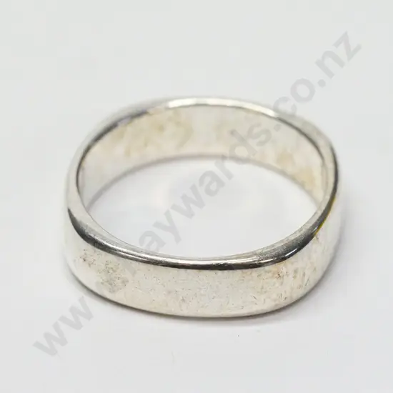 plain silver ring stamped 925