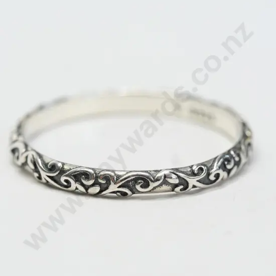 small silver rilng stamped S925