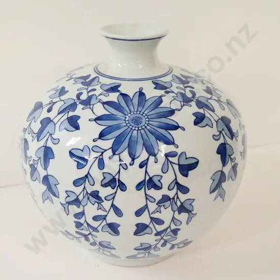 large Asian blue and white narrow-neck vase H-350 Diameter approx 350 at widest