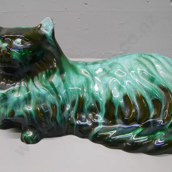 large Blue Mountain cat figurine H-200 W-400 D-200