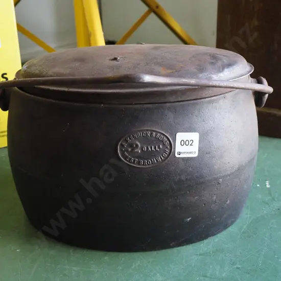 vintage cast iron 2 gallon boiler