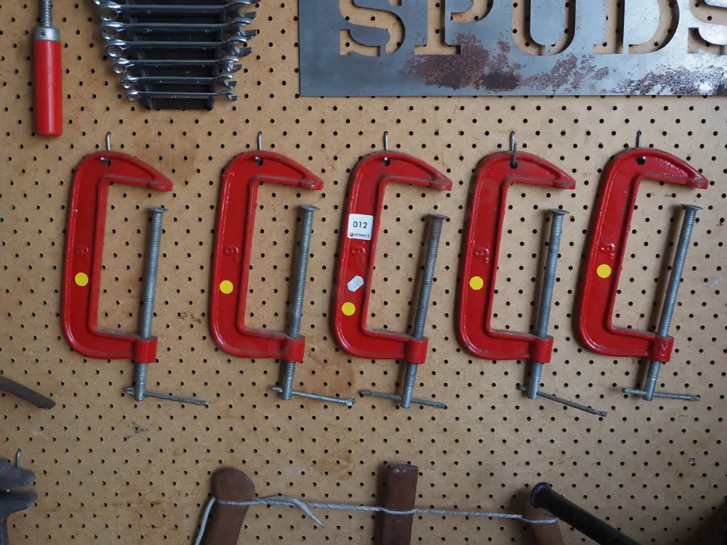 5x G clamps - red dots Image 1++