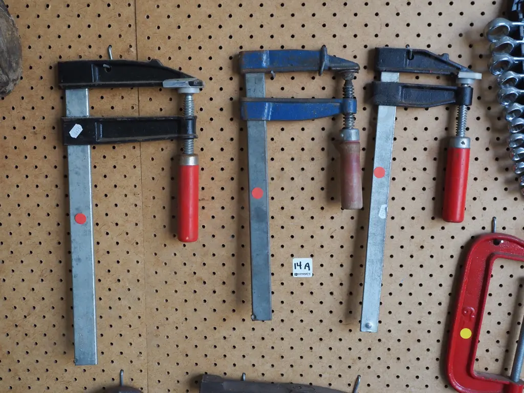 3x F clamps - red dots Image 1++