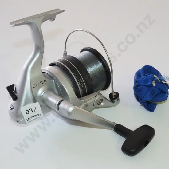 Strike spinning reel