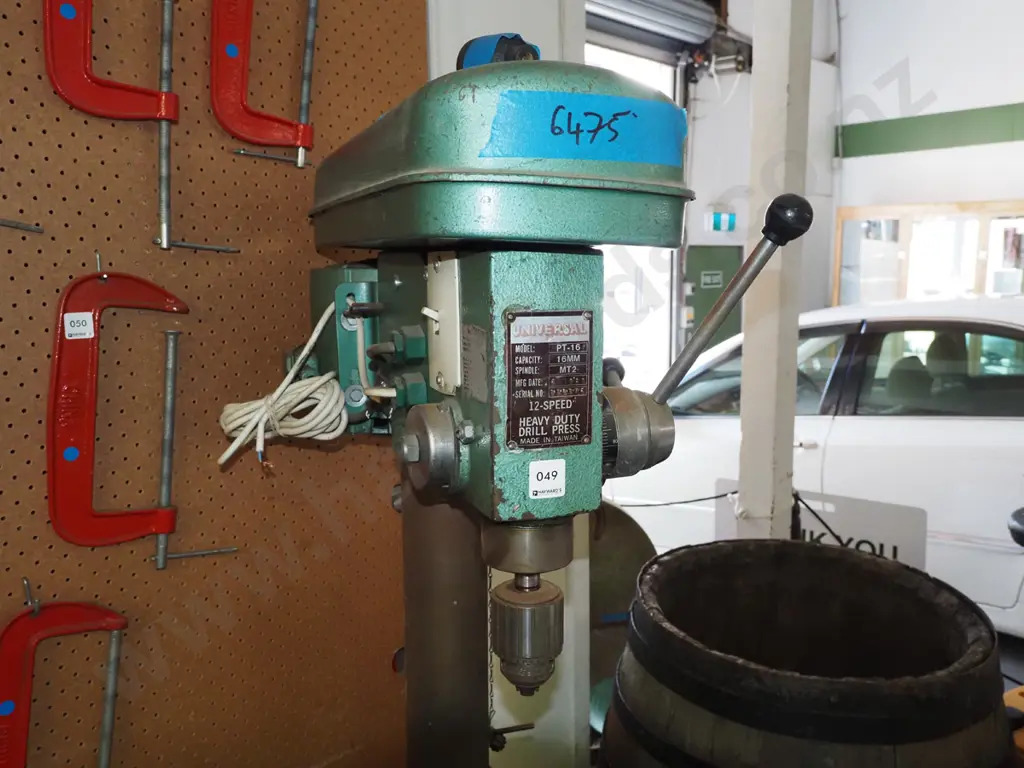 Universal 12 speed freestanding drill press H1670 Image 1++