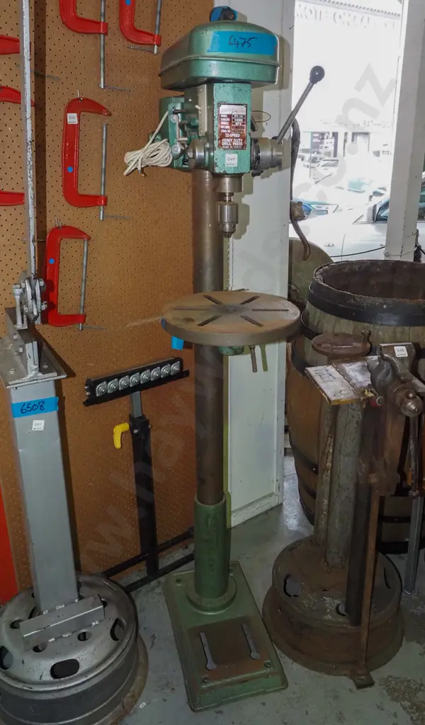 Universal 12 speed freestanding drill press H1670 Image 1++