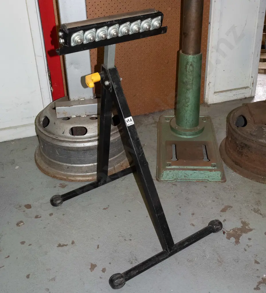 Woodwork support / 2 way roller stand Image 1++