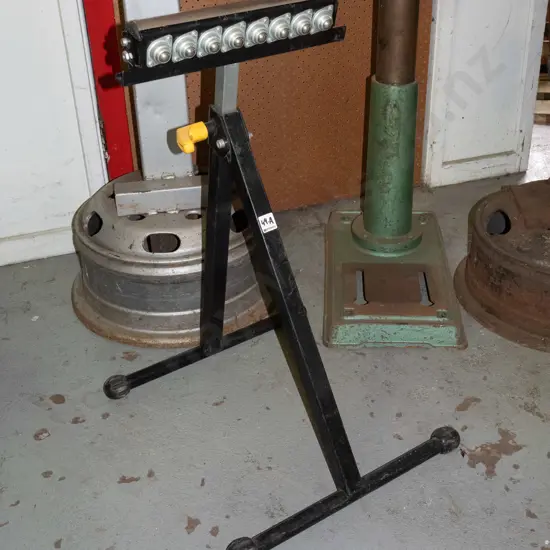 Woodwork support / 2 way roller stand