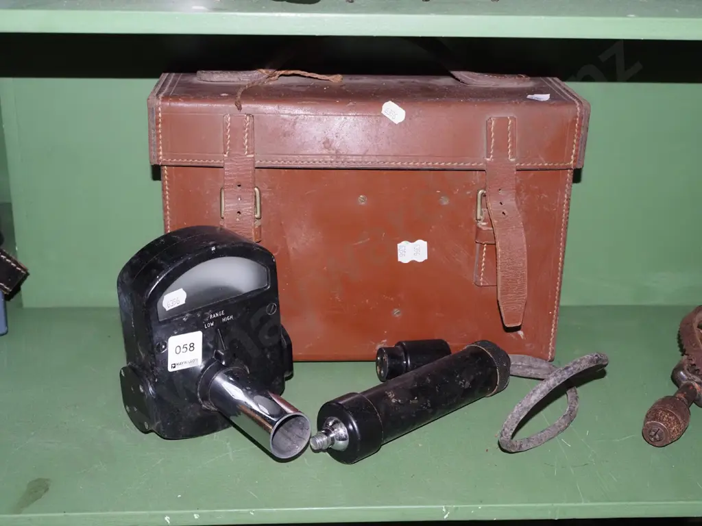 vintage leather cased disappearing fillament pyrometer Image 1++