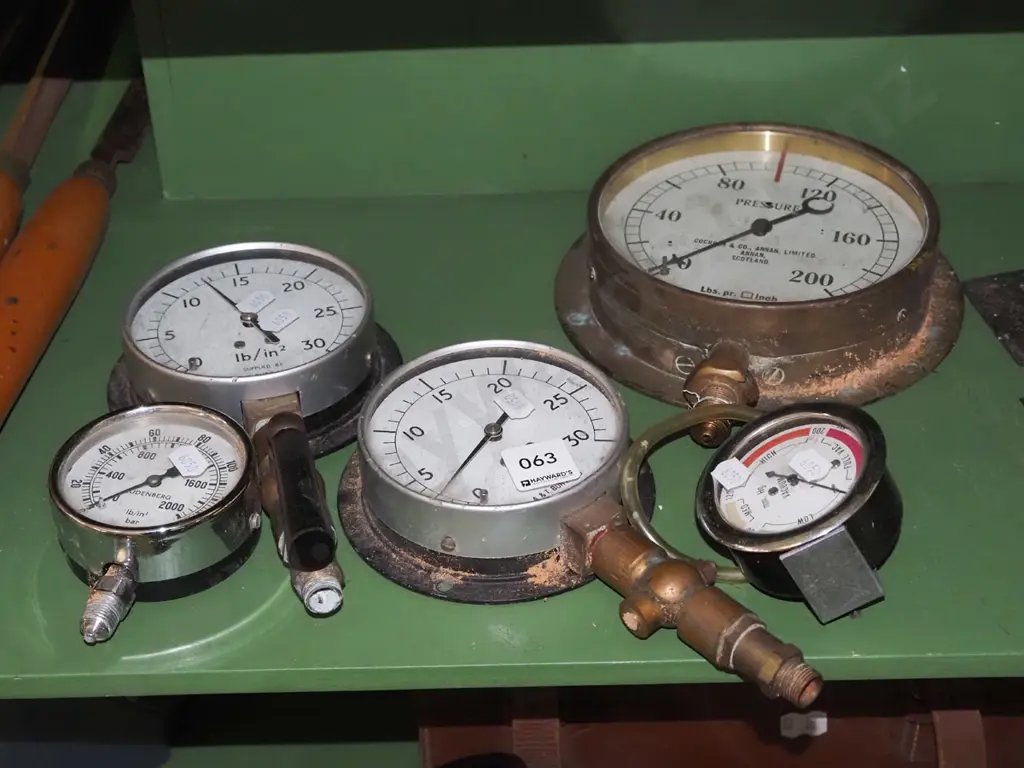 5x pressure gauges Image 1++