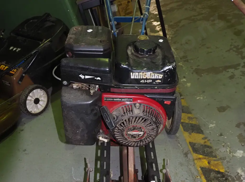 heavy duty 4 stroke 4hp 4 tyne rotary hoe with accessories Image 1++