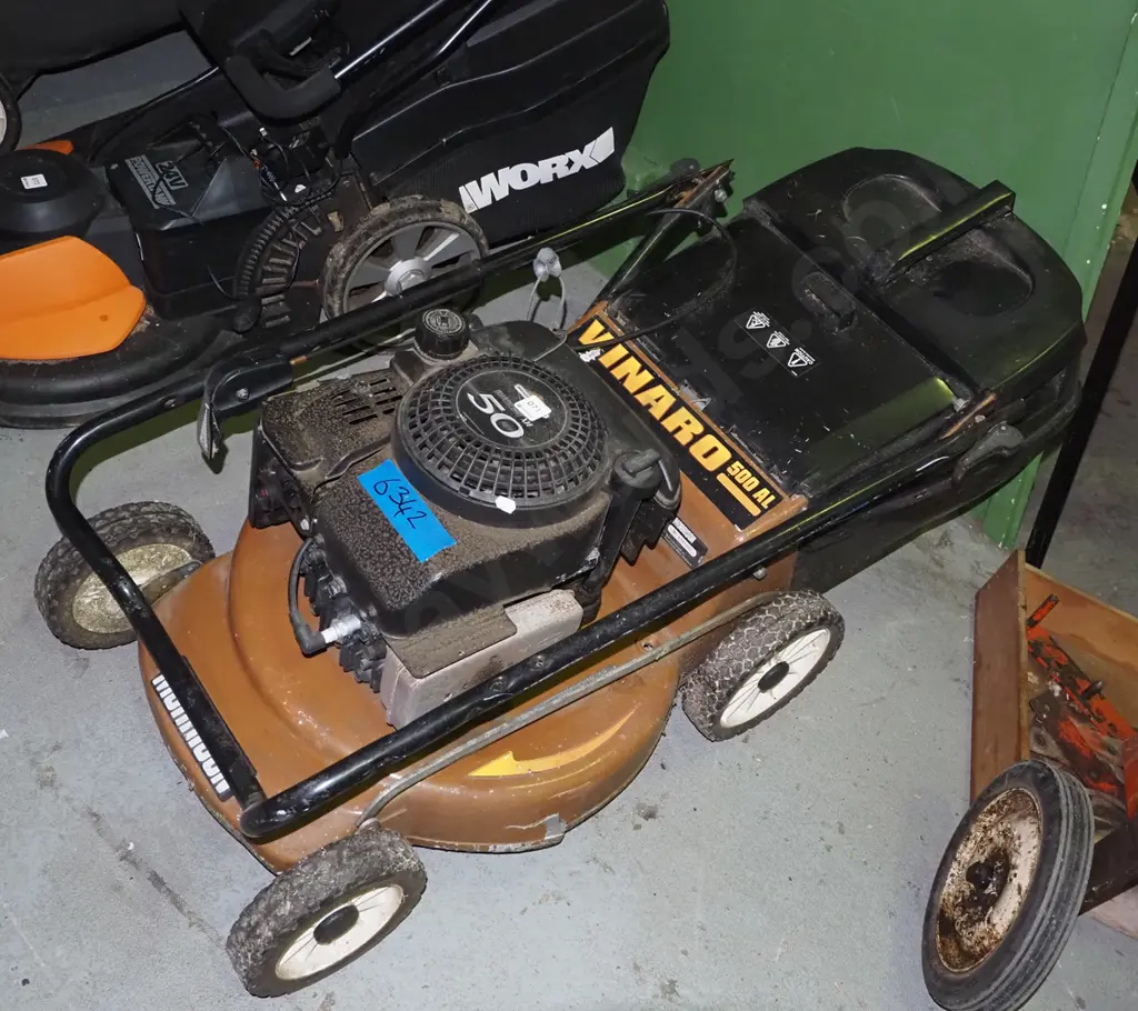 Morrison Vinaro 4 stroke lawn mower Image 1++