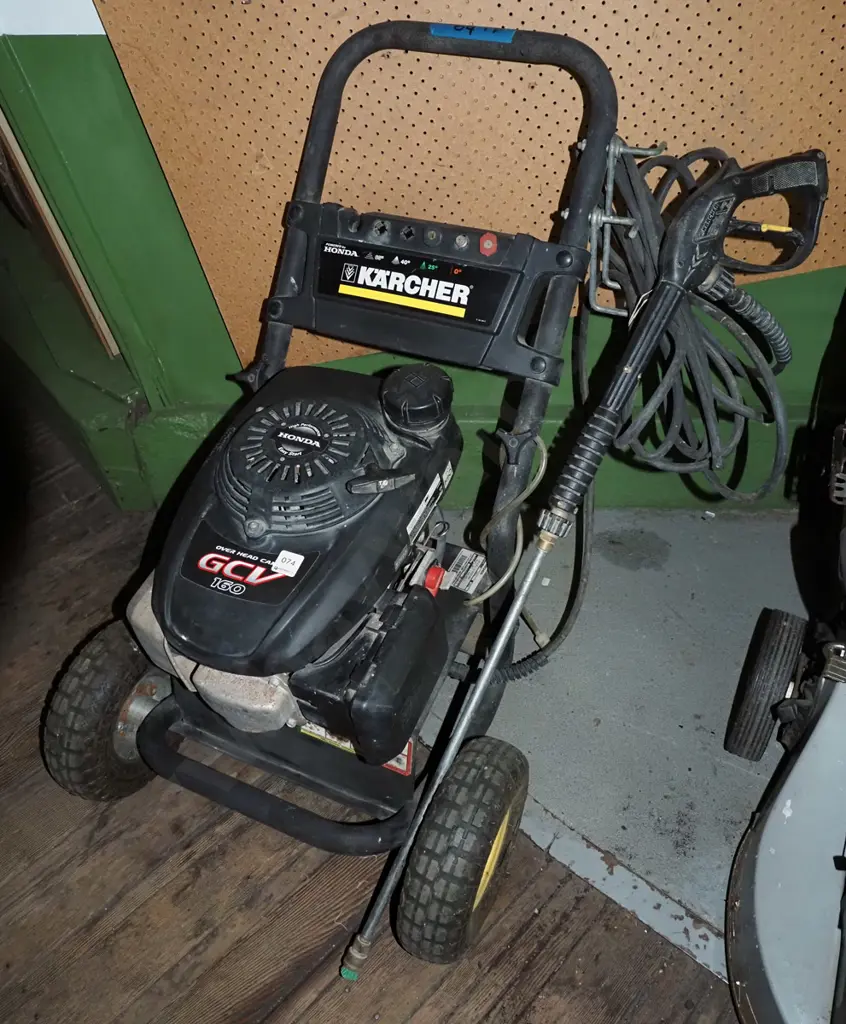 Karcher 4 stroke water blaster Image 1++