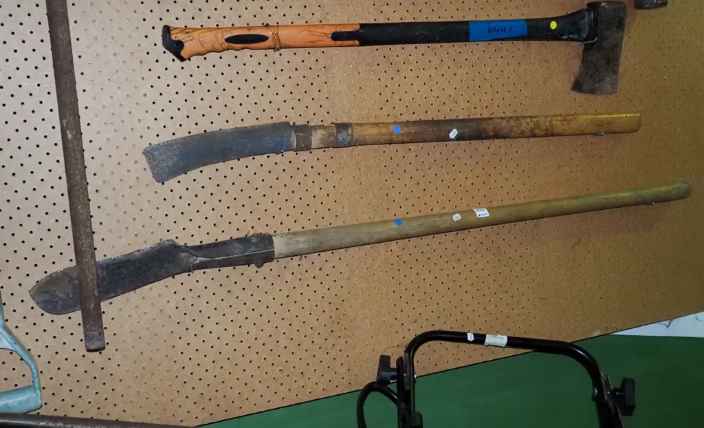 2x garden slashers - blue dots Image 1++